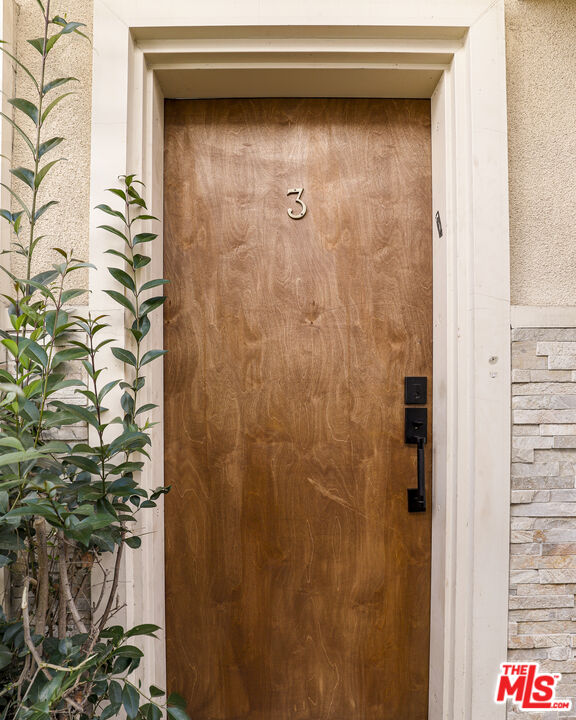 1415 Butler Ave Unit: 3