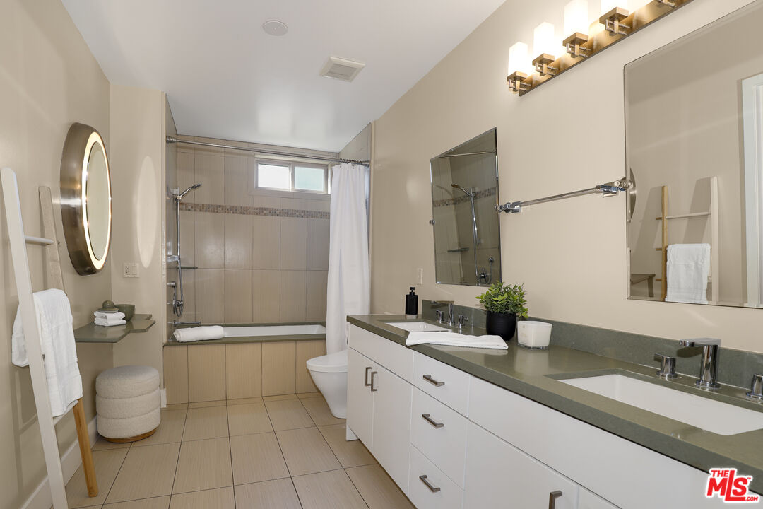 1415 Butler Ave Unit: 3