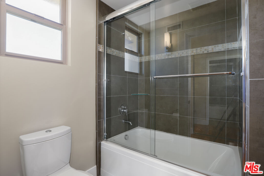 1415 Butler Ave Unit: 3