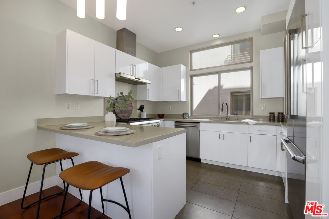 1415 Butler Ave Unit: 3