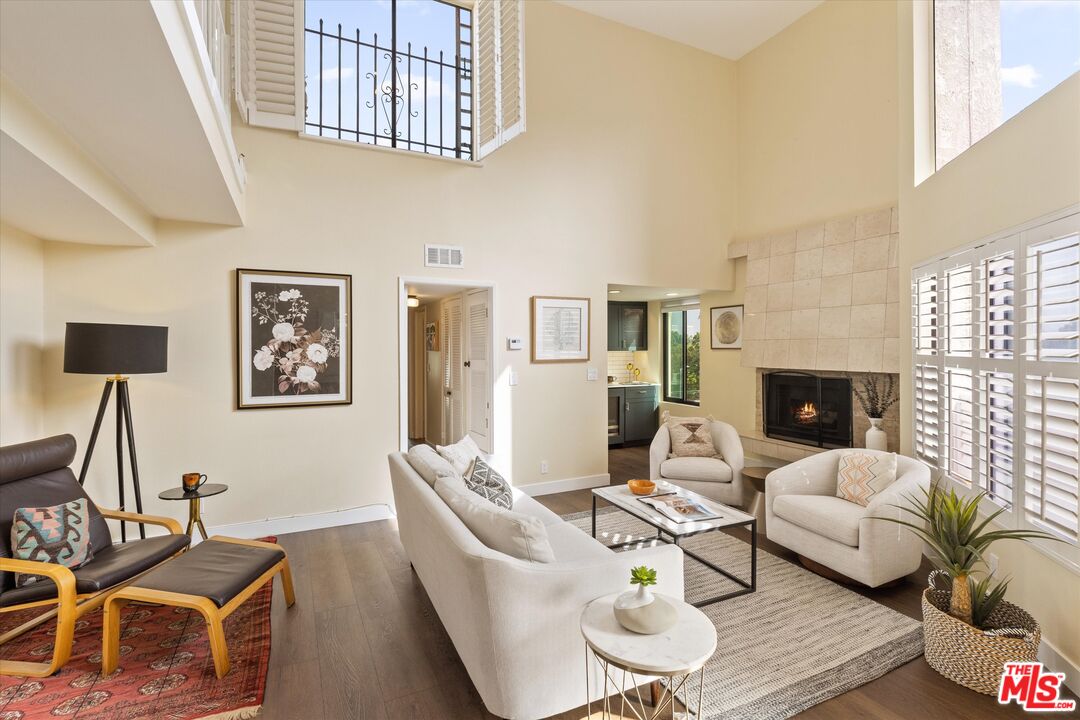 12321 Ocean Park Blvd Unit: 17