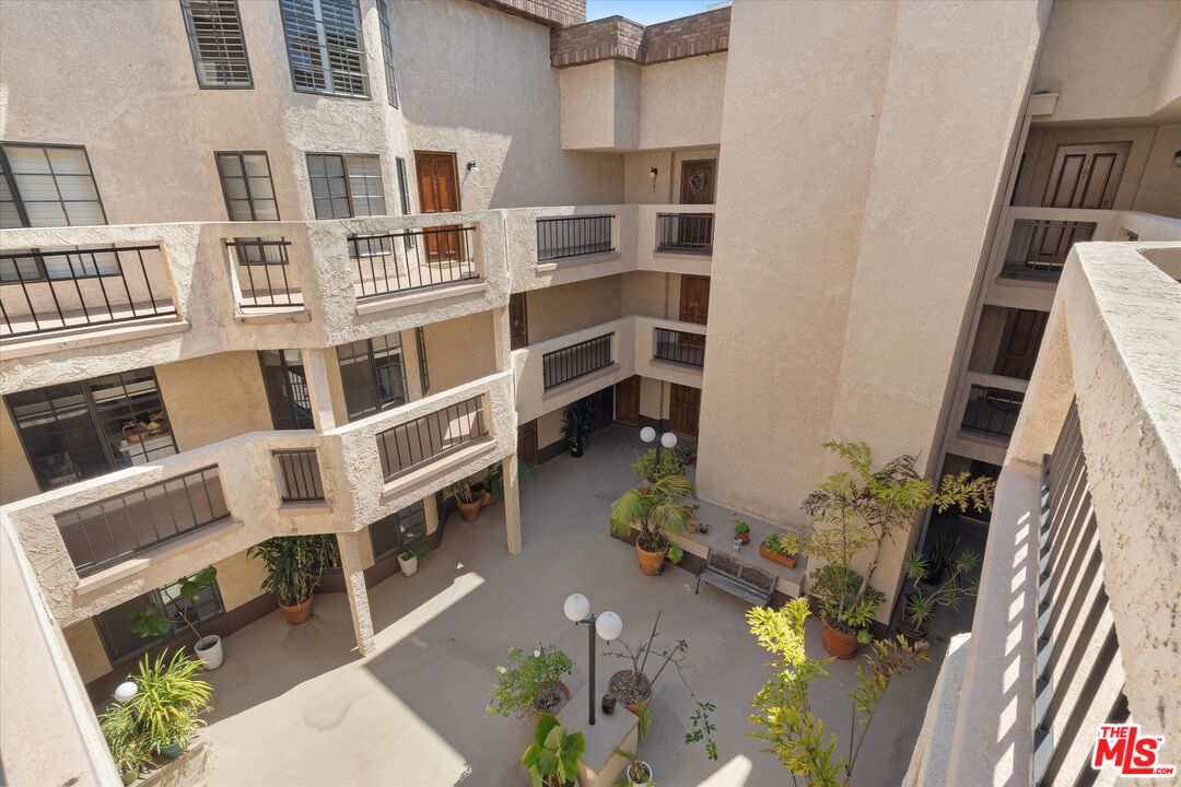 12321 Ocean Park Blvd Unit: 17