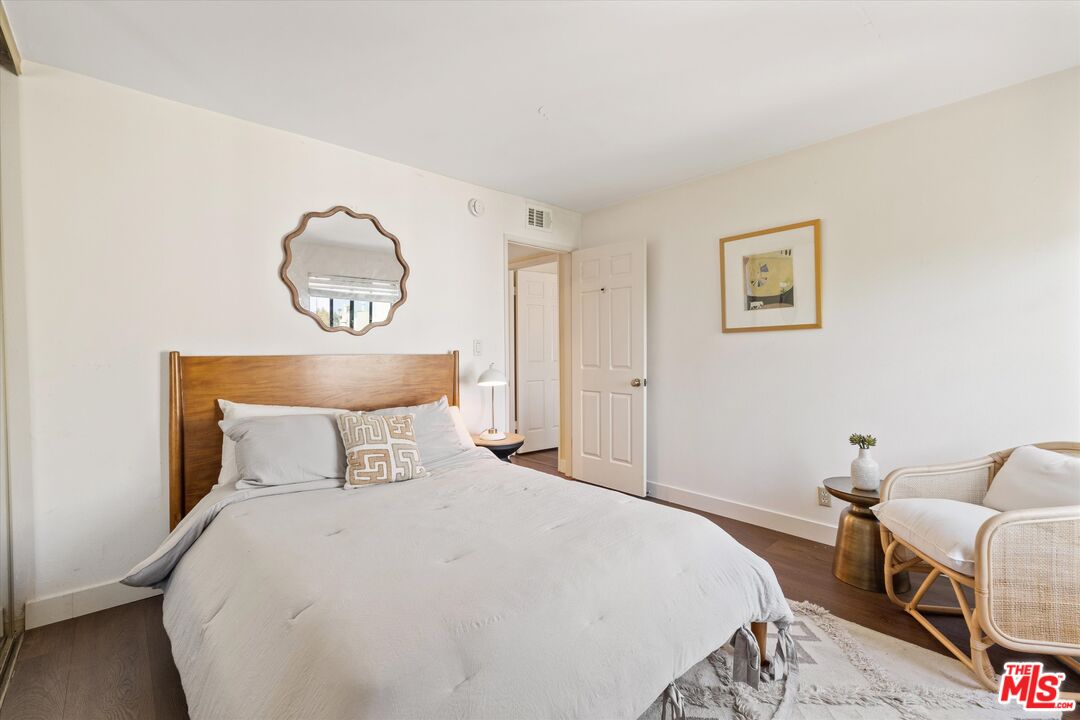 12321 Ocean Park Blvd Unit: 17