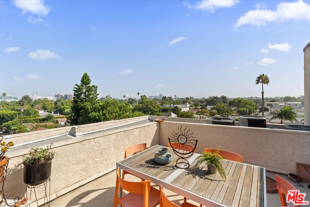 12321 Ocean Park Blvd Unit: 17