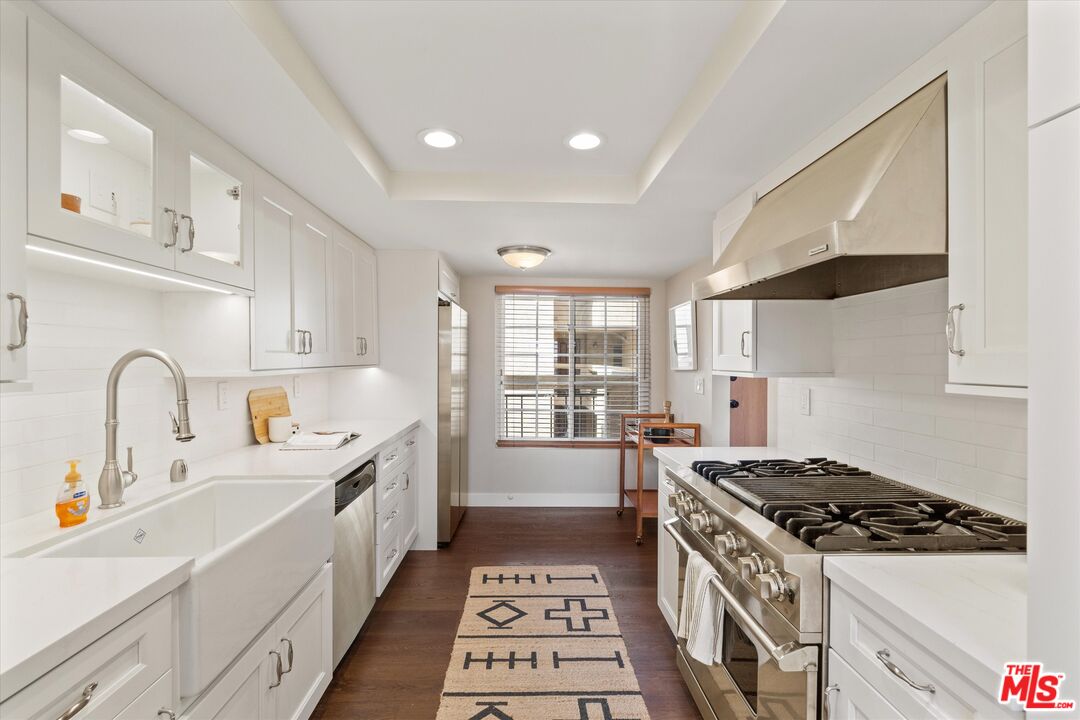 12321 Ocean Park Blvd Unit: 17