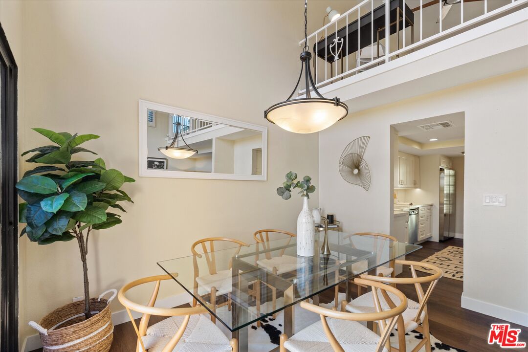 12321 Ocean Park Blvd Unit: 17