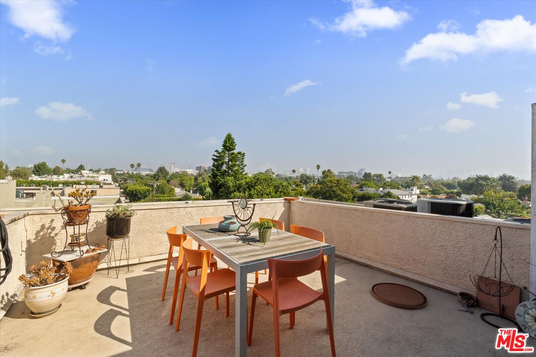 12321 Ocean Park Blvd Unit: 17