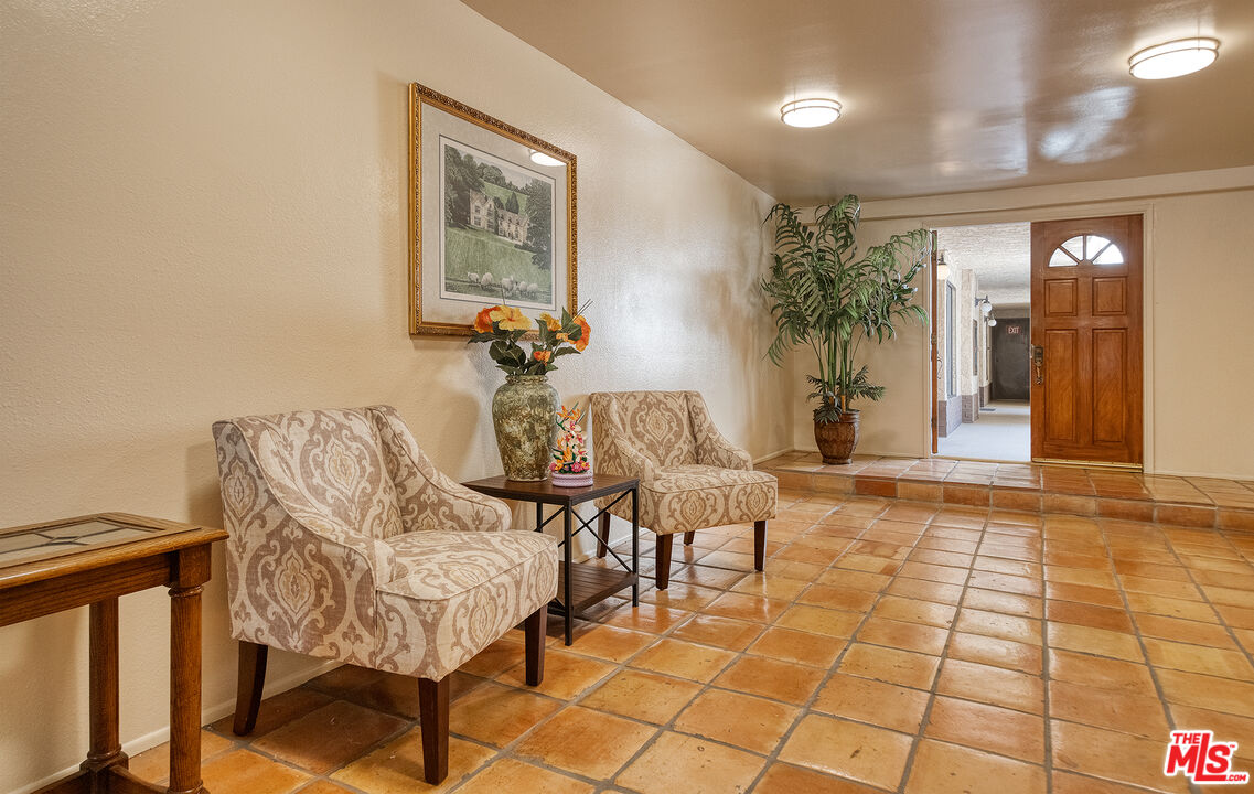 12321 Ocean Park Blvd Unit: 17