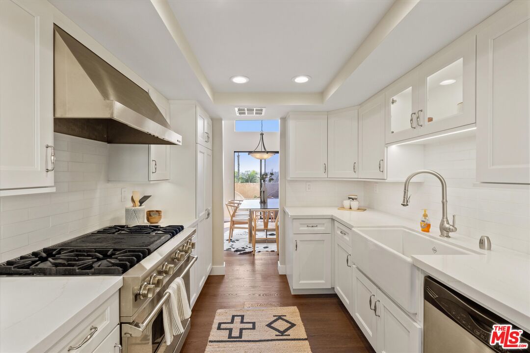12321 Ocean Park Blvd Unit: 17
