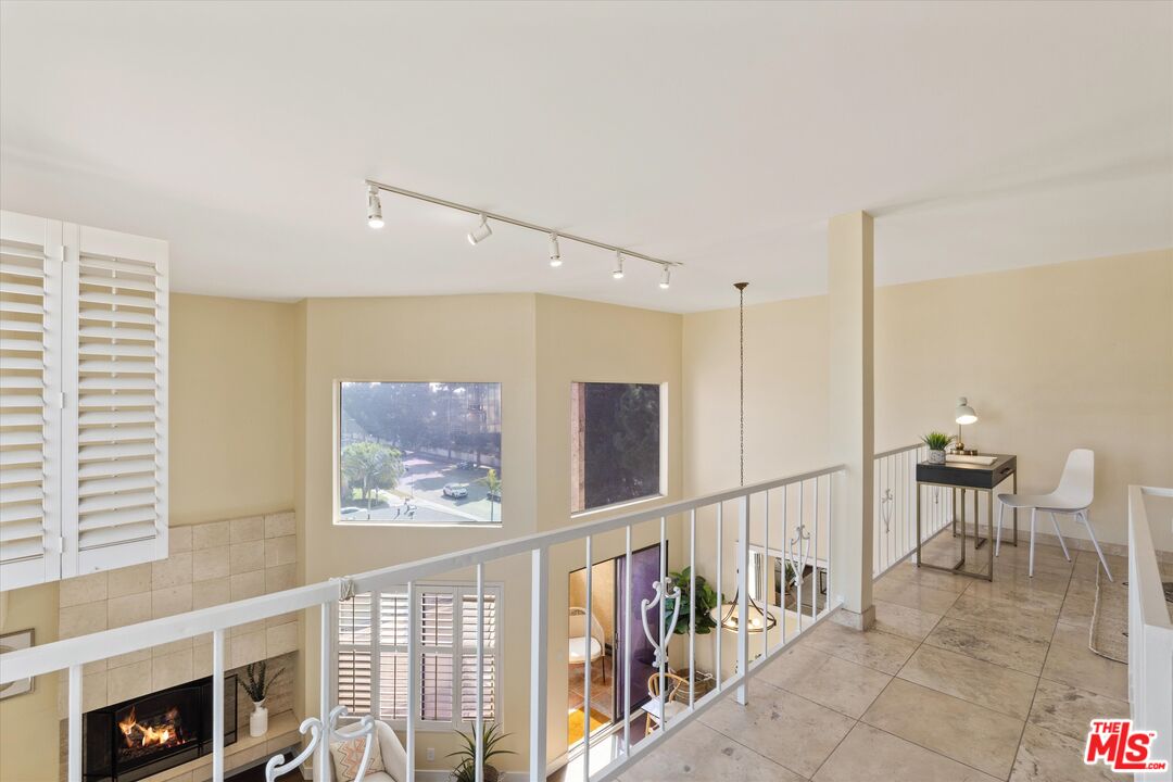 12321 Ocean Park Blvd Unit: 17