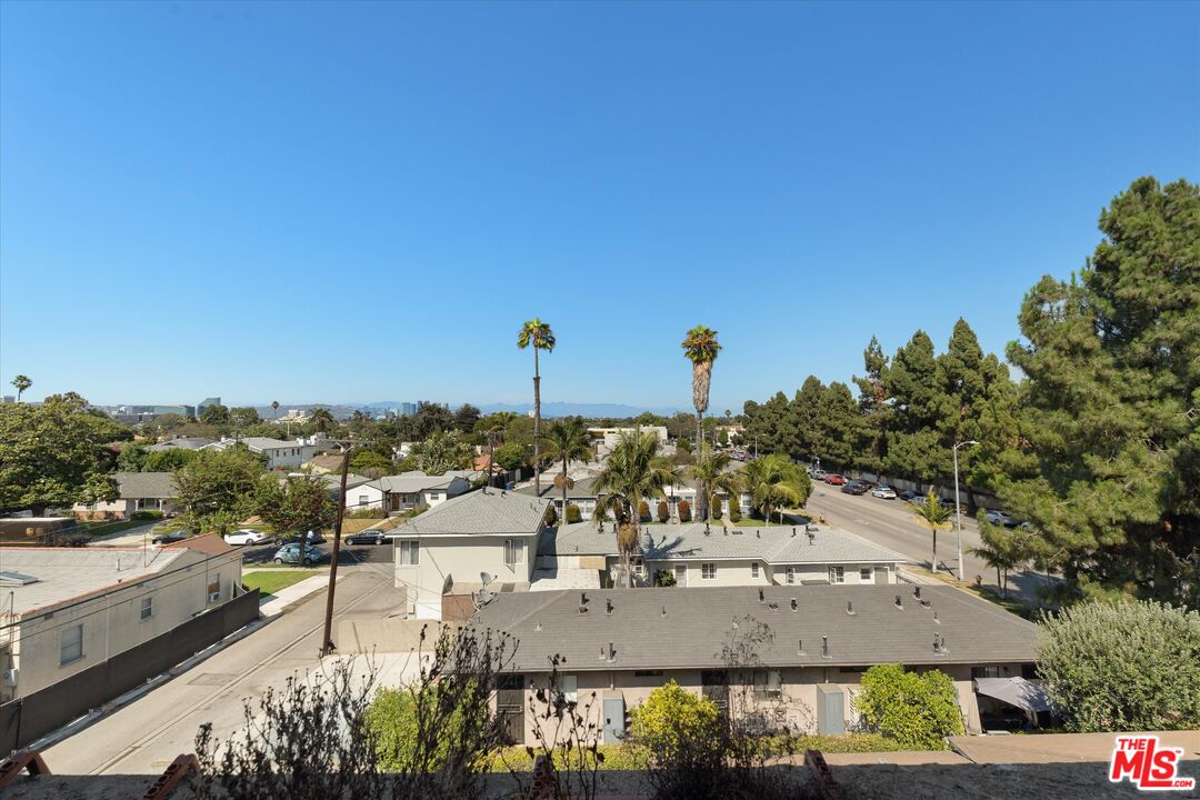 12321 Ocean Park Blvd Unit: 17