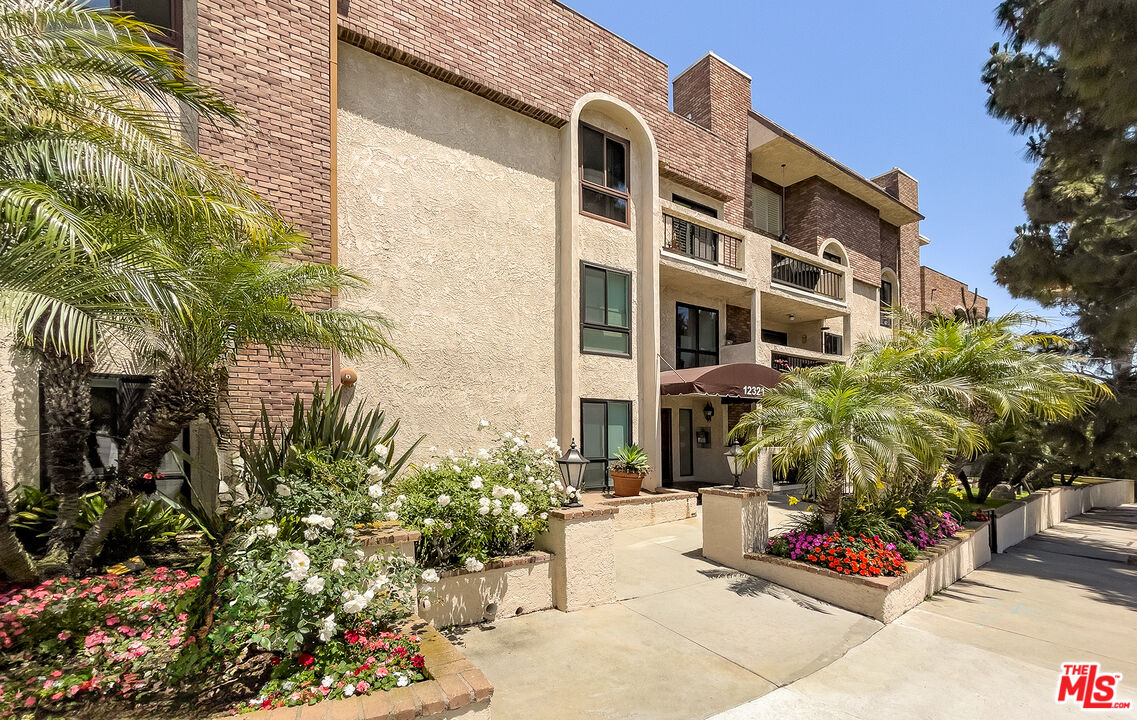 12321 Ocean Park Blvd Unit: 17