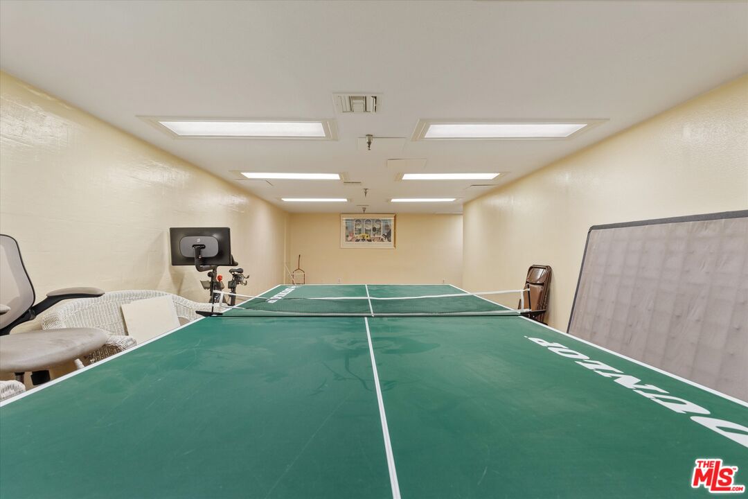 12321 Ocean Park Blvd Unit: 17