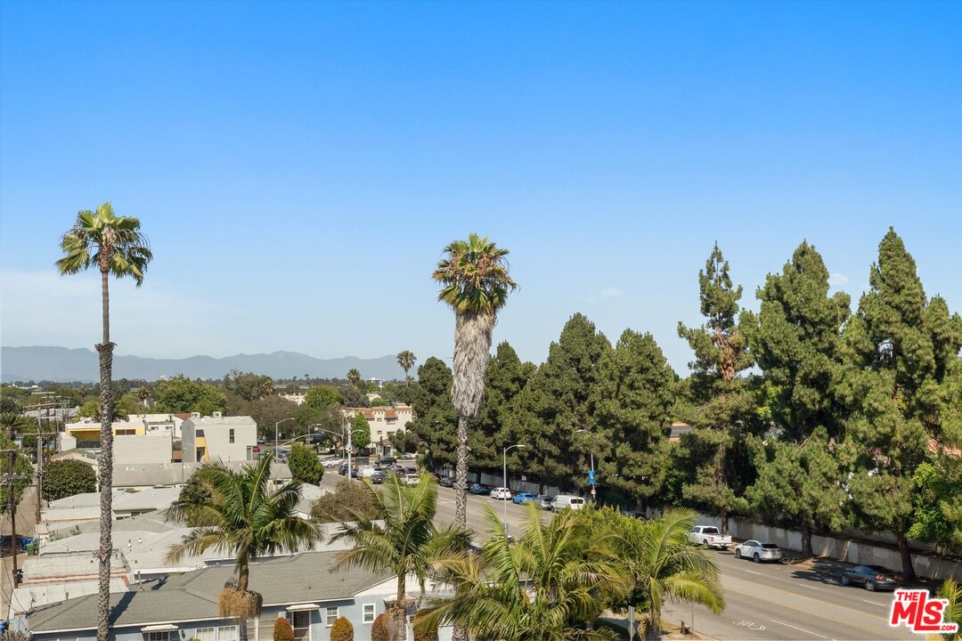 12321 Ocean Park Blvd Unit: 17