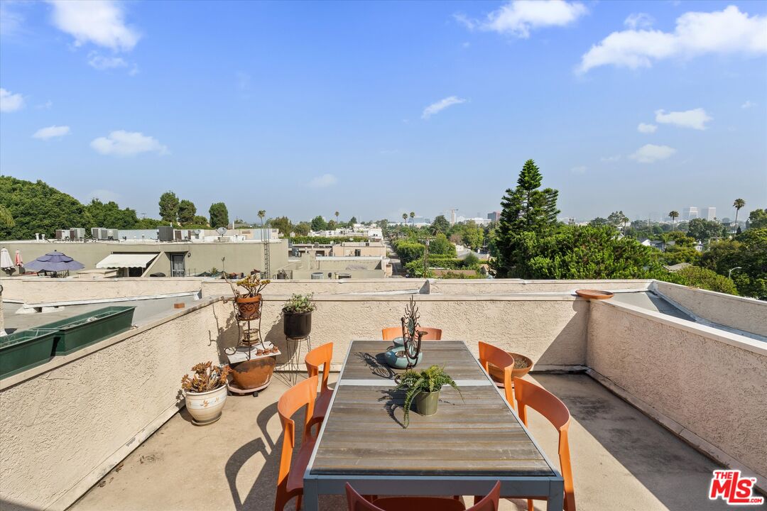 12321 Ocean Park Blvd Unit: 17
