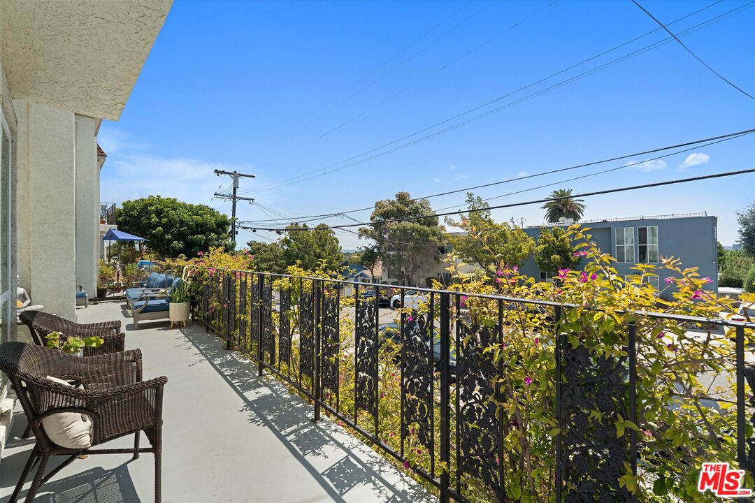 737 Pier Ave Unit: 1