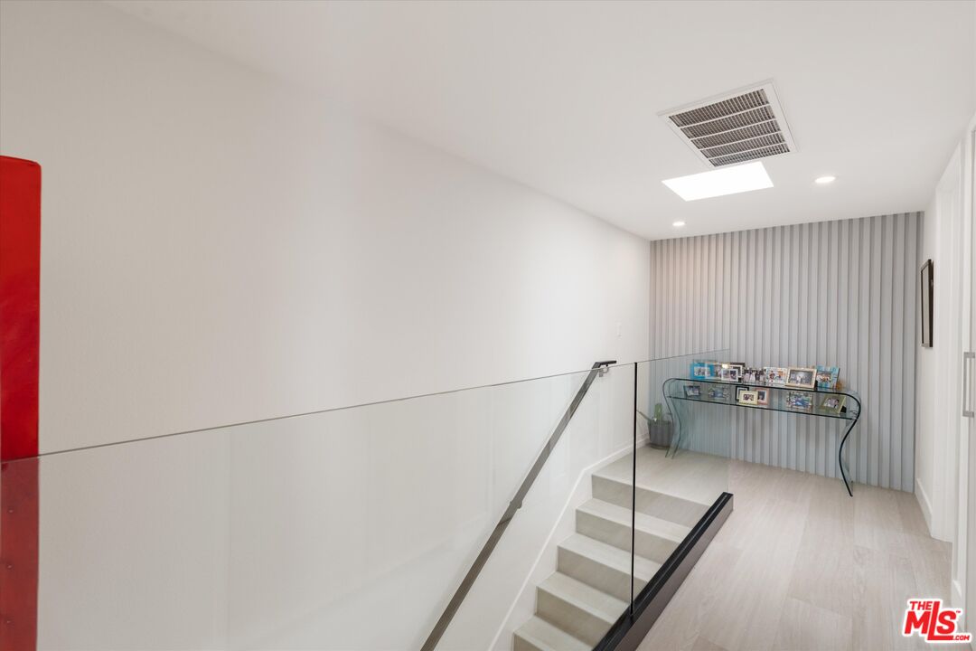 737 Pier Ave Unit: 1