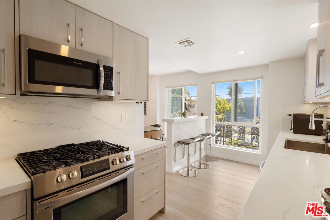 737 Pier Ave Unit: 1