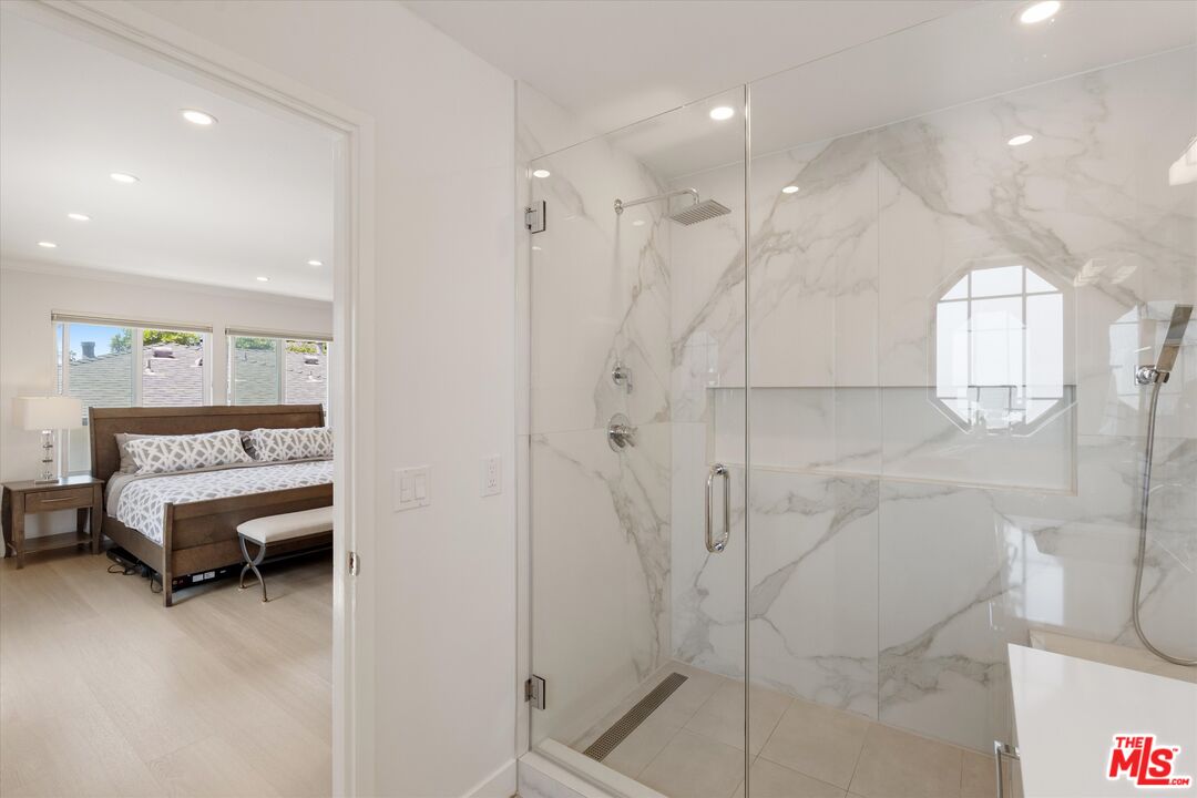 737 Pier Ave Unit: 1