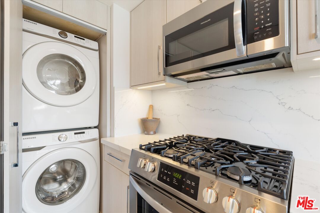 737 Pier Ave Unit: 1