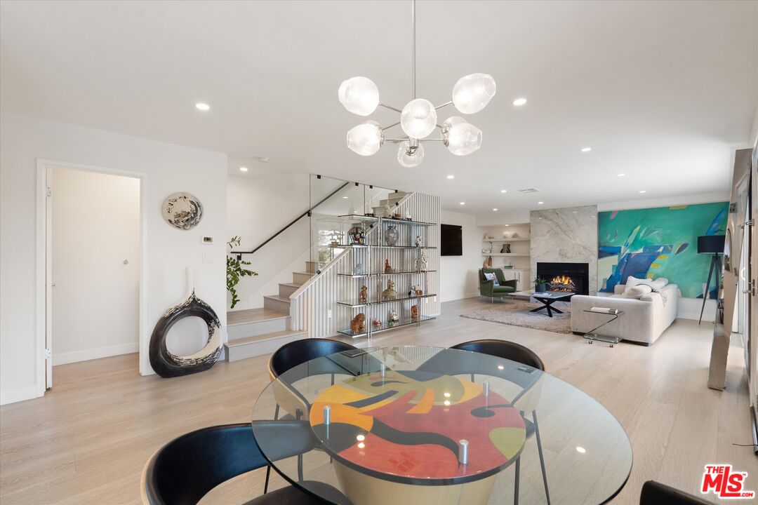 737 Pier Ave Unit: 1