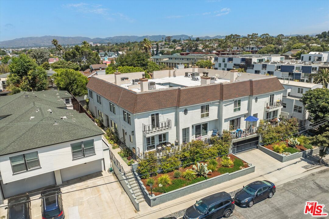 737 Pier Ave Unit: 1