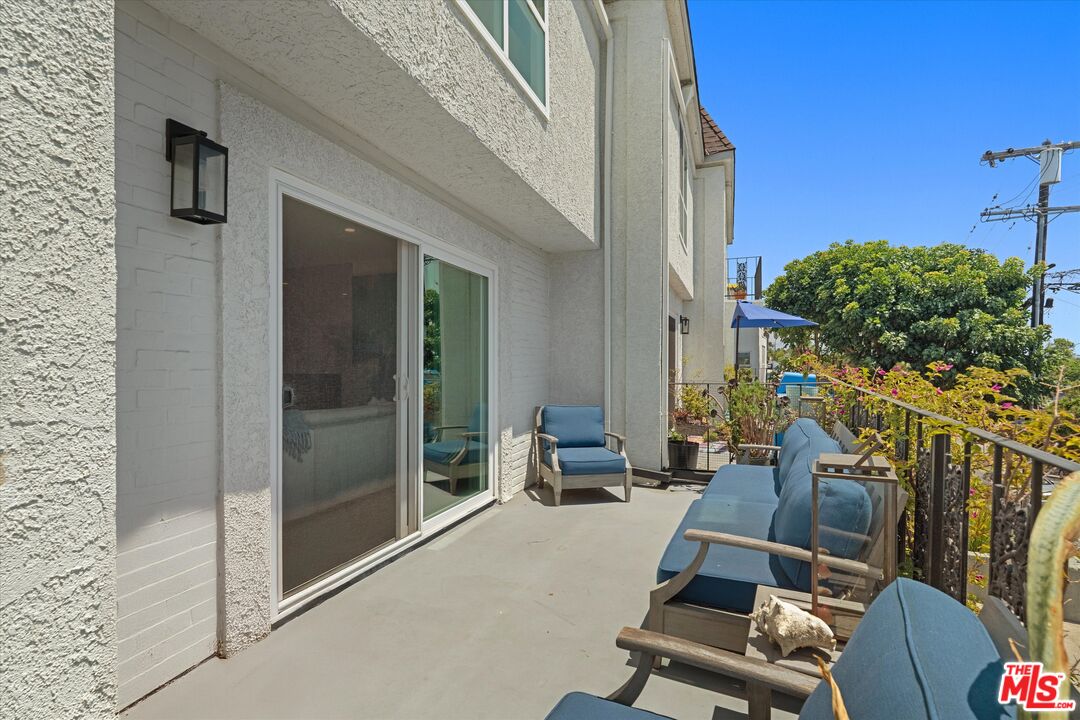 737 Pier Ave Unit: 1