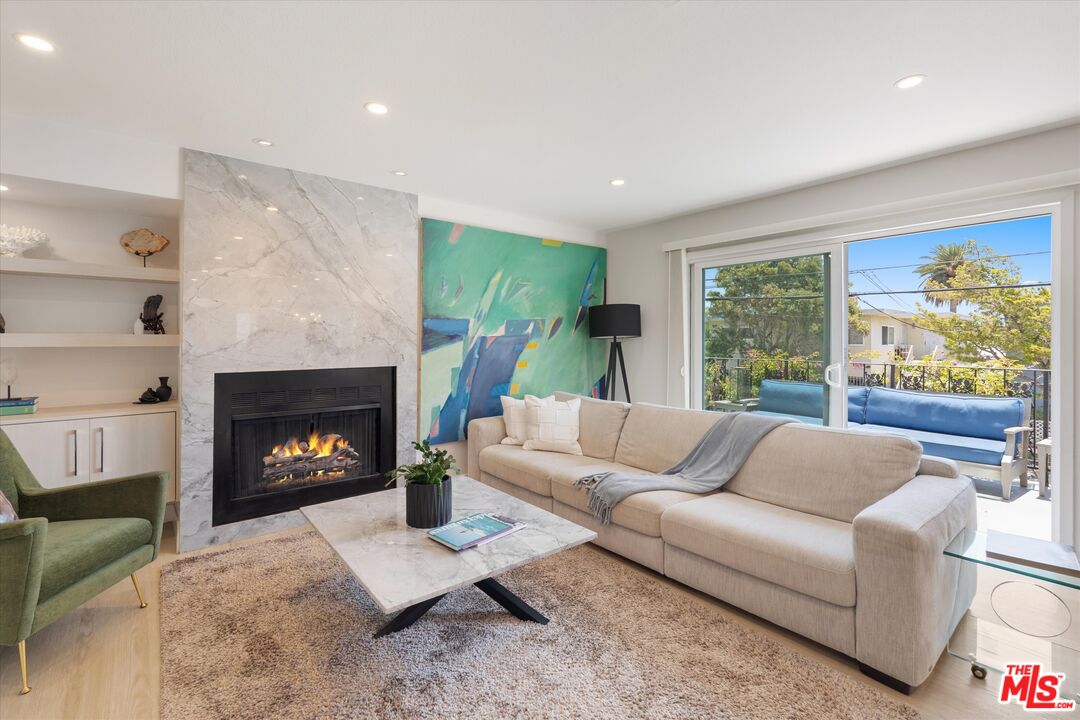 737 Pier Ave Unit: 1