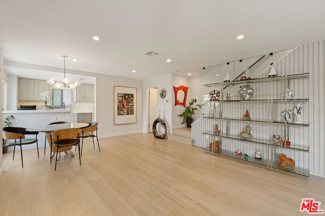 737 Pier Ave Unit: 1