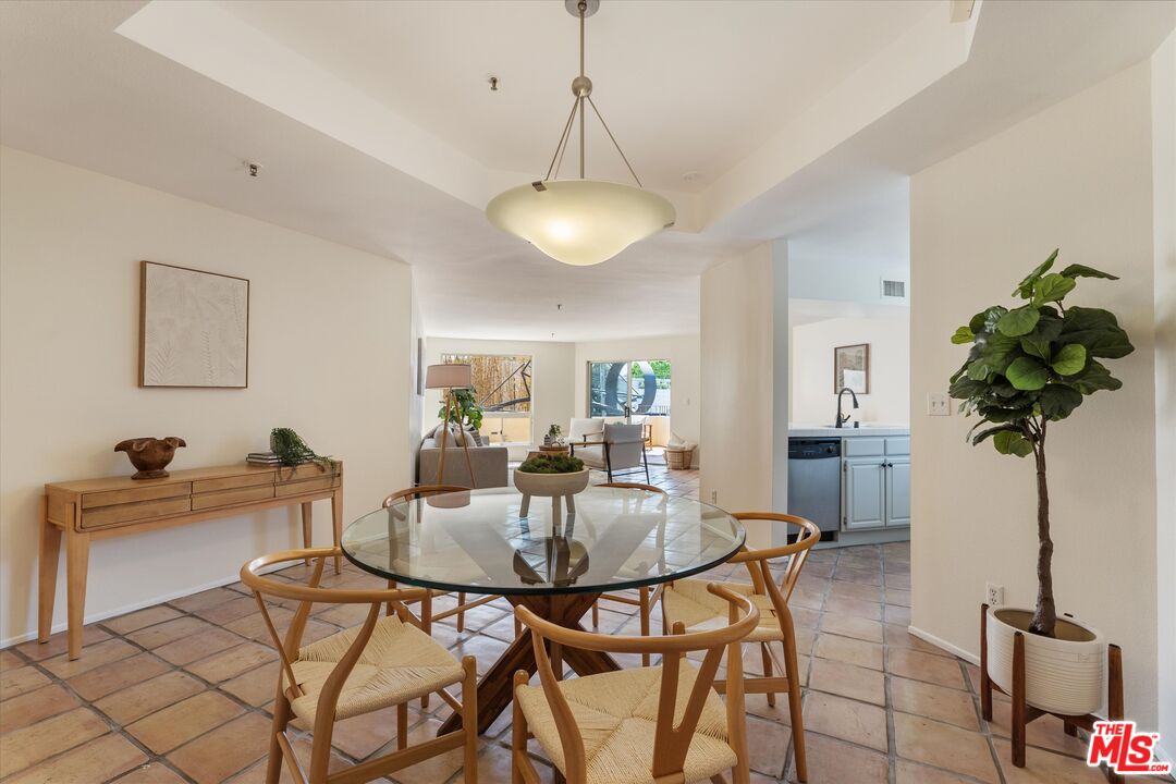 235 Main St Unit: 121