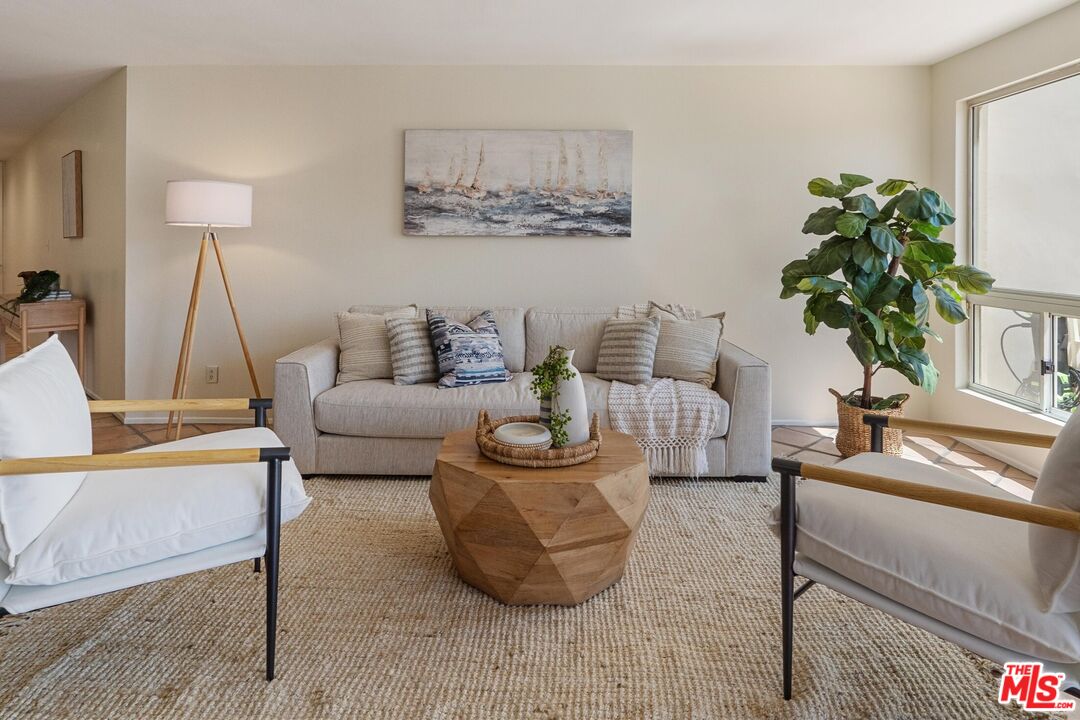 235 Main St Unit: 121