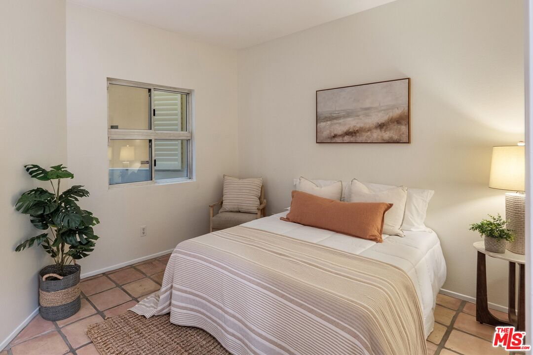 235 Main St Unit: 121