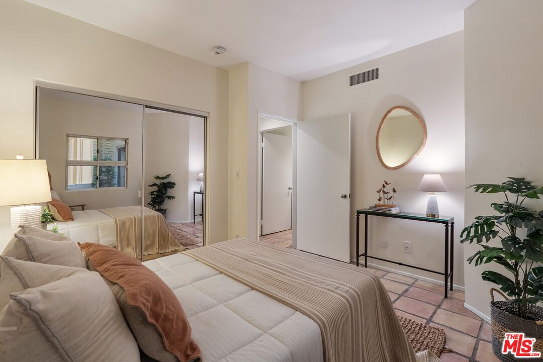 235 Main St Unit: 121