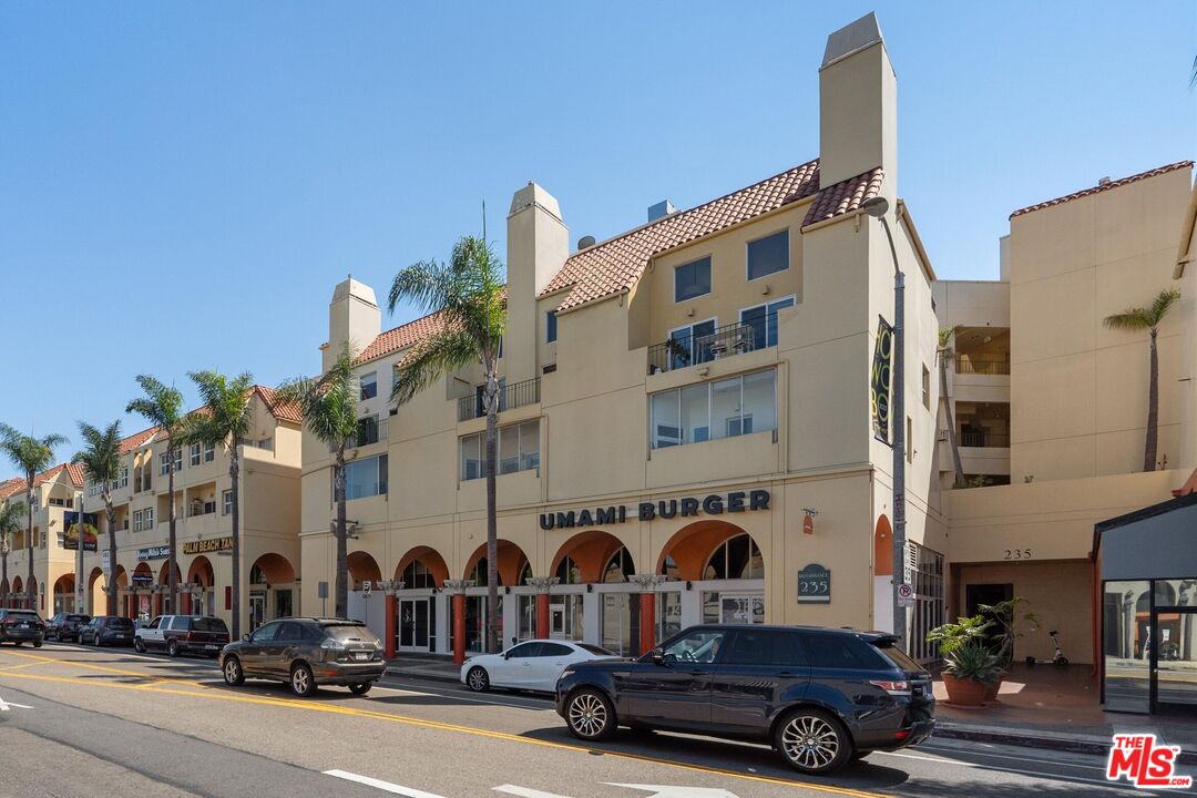 235 Main St Unit: 121