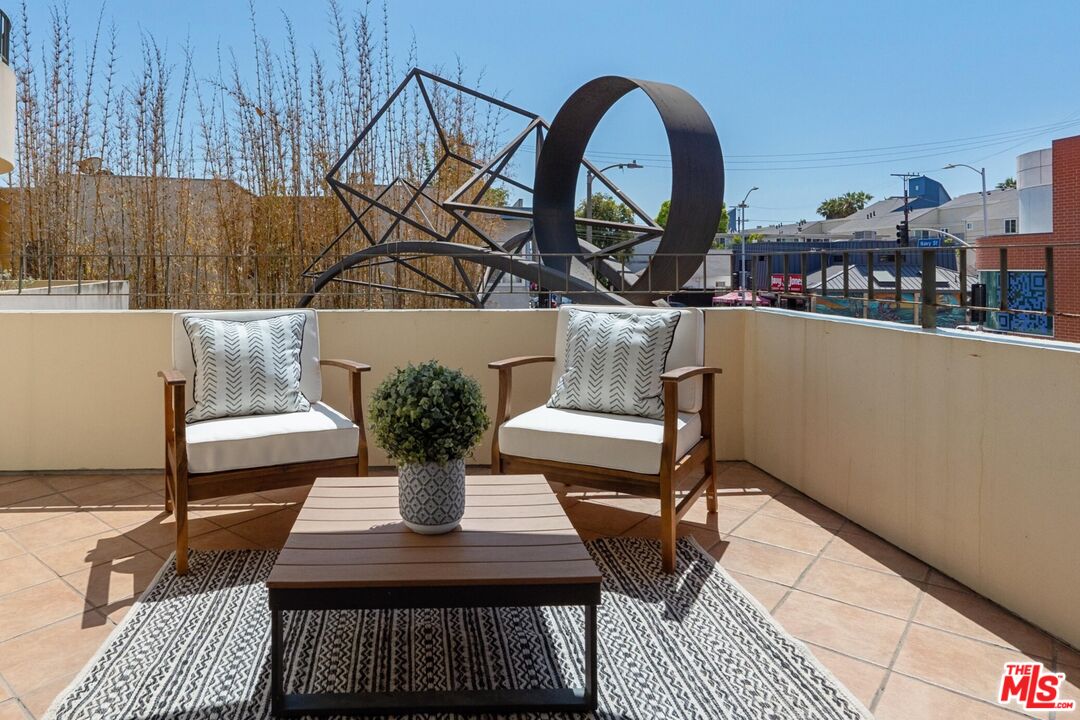 235 Main St Unit: 121