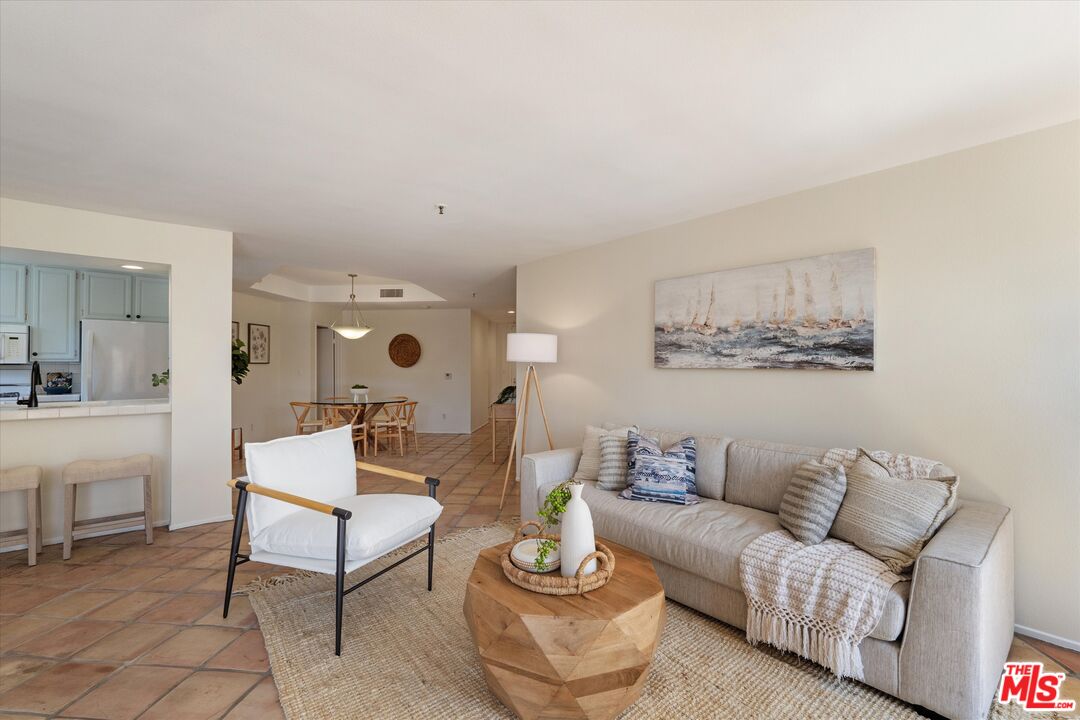 235 Main St Unit: 121