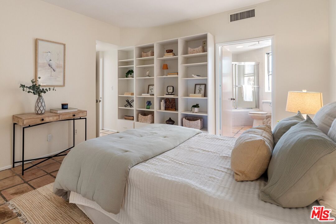 235 Main St Unit: 121