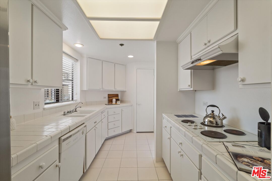 2930 Neilson Way Unit: 601