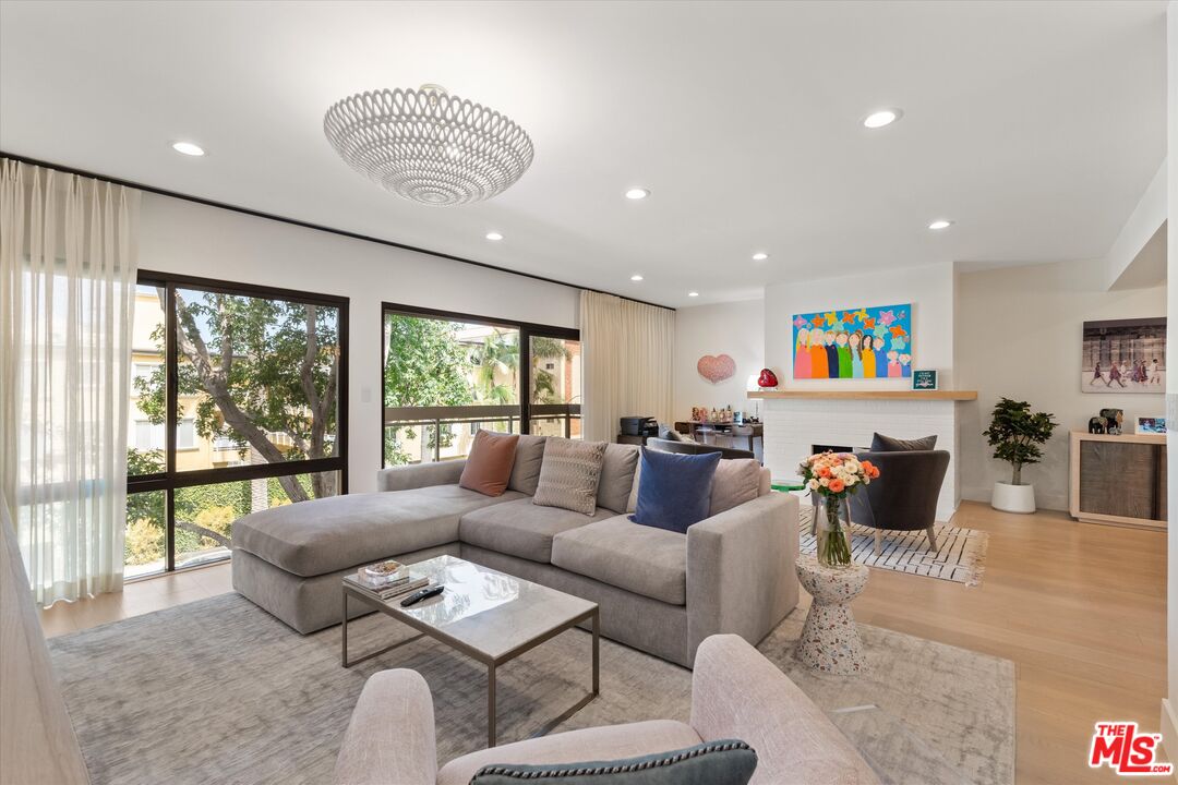 801 Ocean Ave Unit: 305