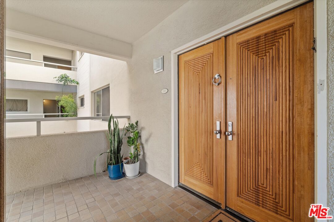 801 Ocean Ave Unit: 305