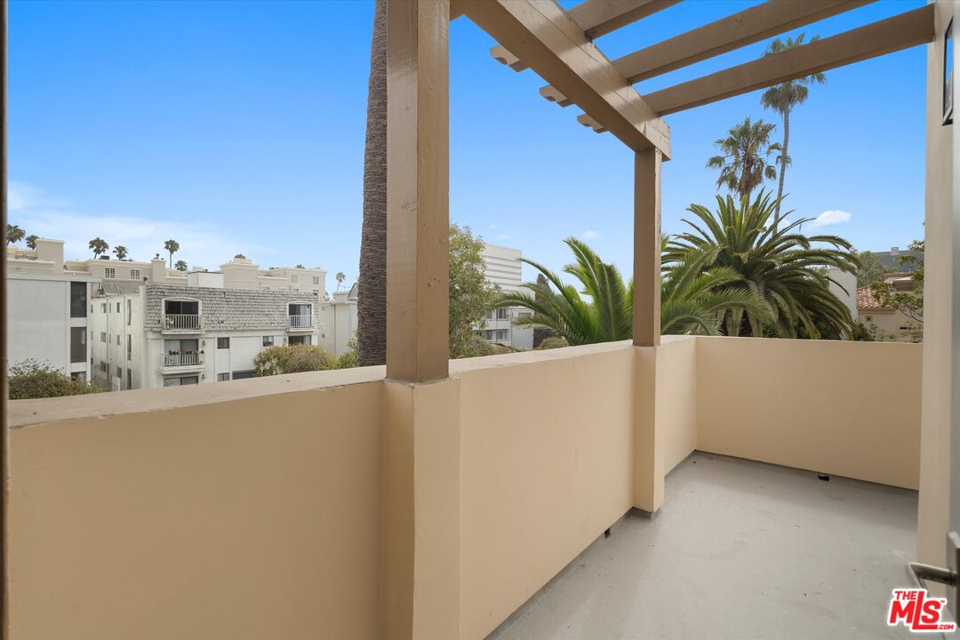 1032 3rd St Unit: 101
