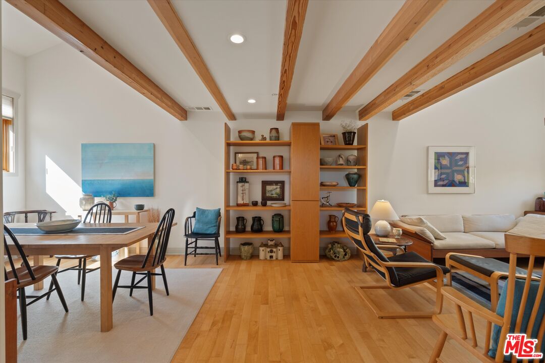 2411 4th St Unit: 3