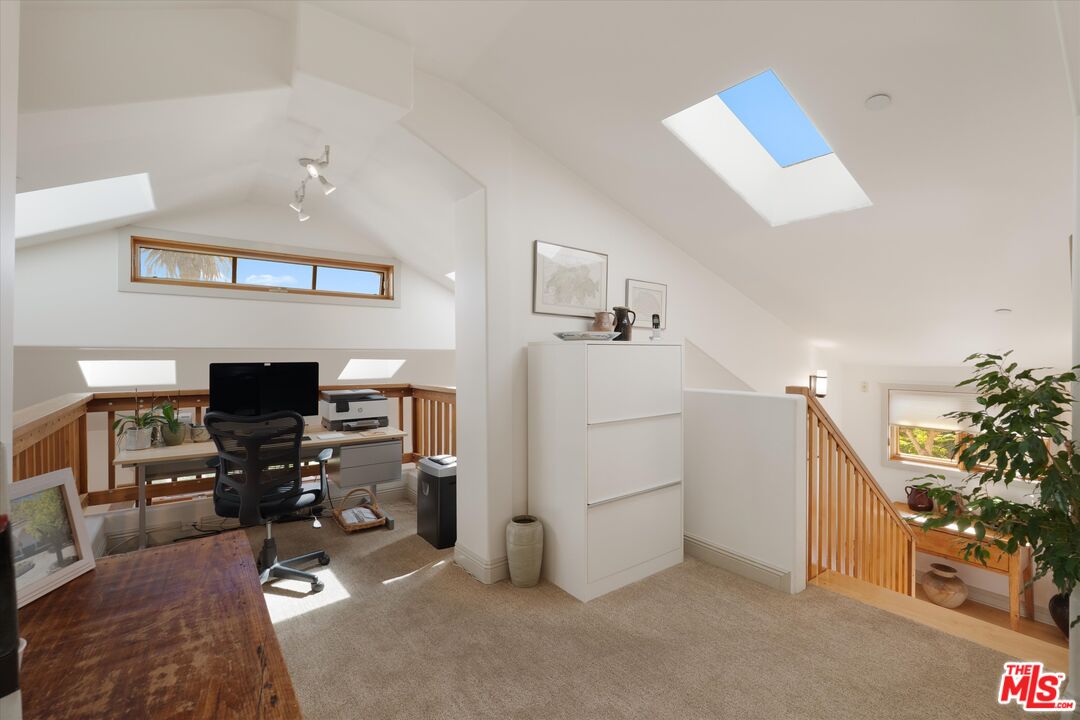 2411 4th St Unit: 3
