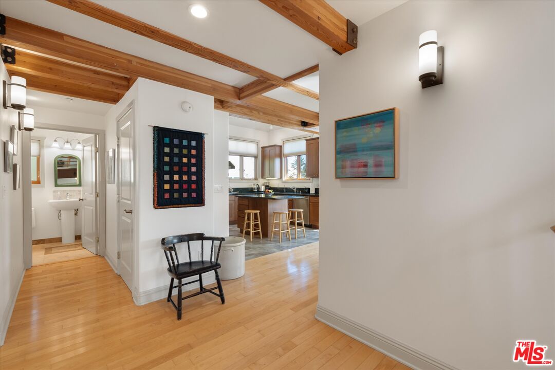 2411 4th St Unit: 3