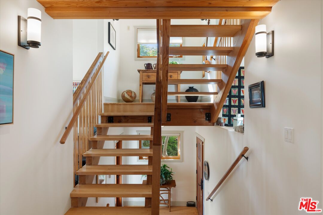 2411 4th St Unit: 3