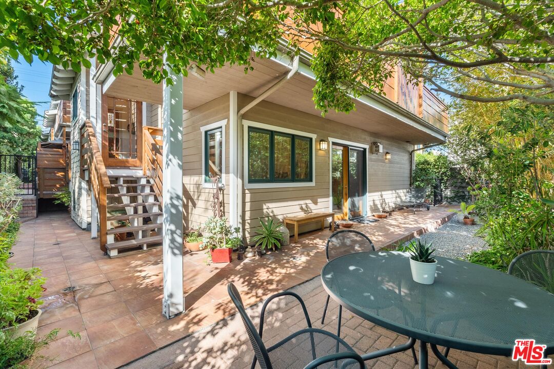 2411 4th St Unit: 3