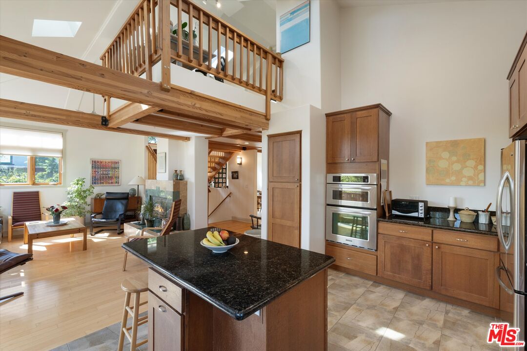 2411 4th St Unit: 3