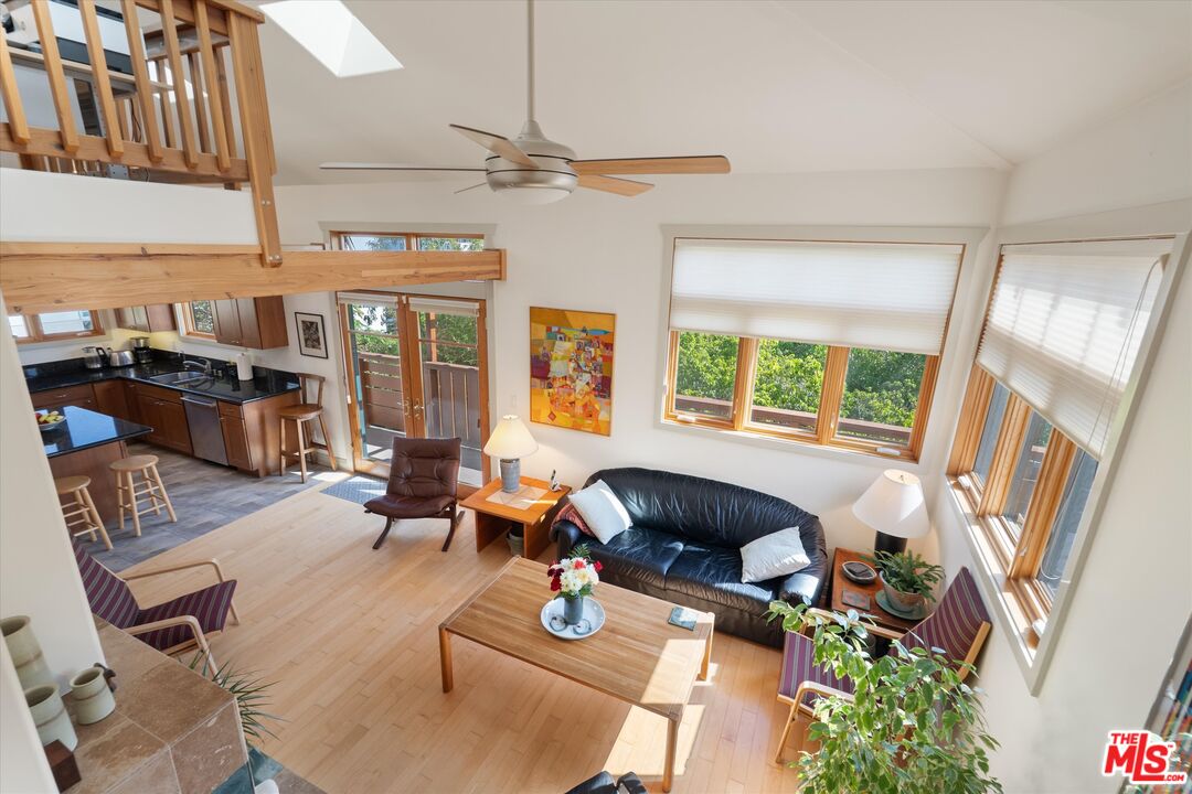 2411 4th St Unit: 3