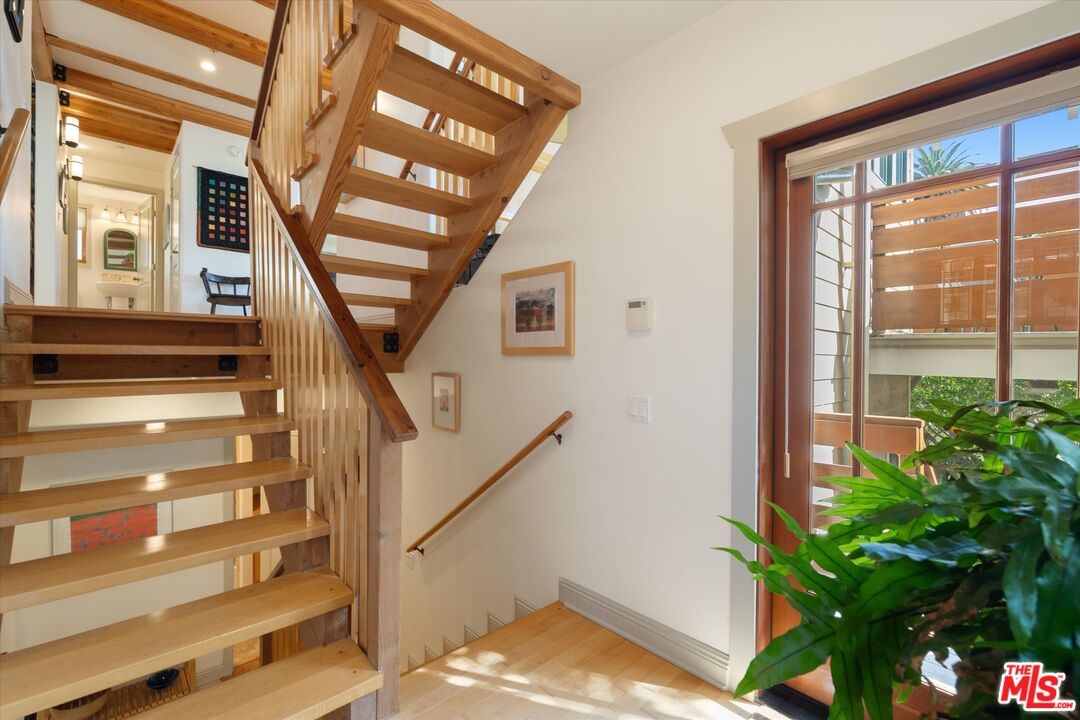 2411 4th St Unit: 3