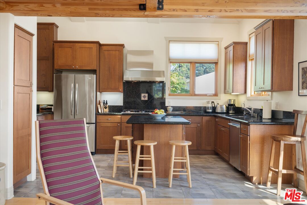 2411 4th St Unit: 3